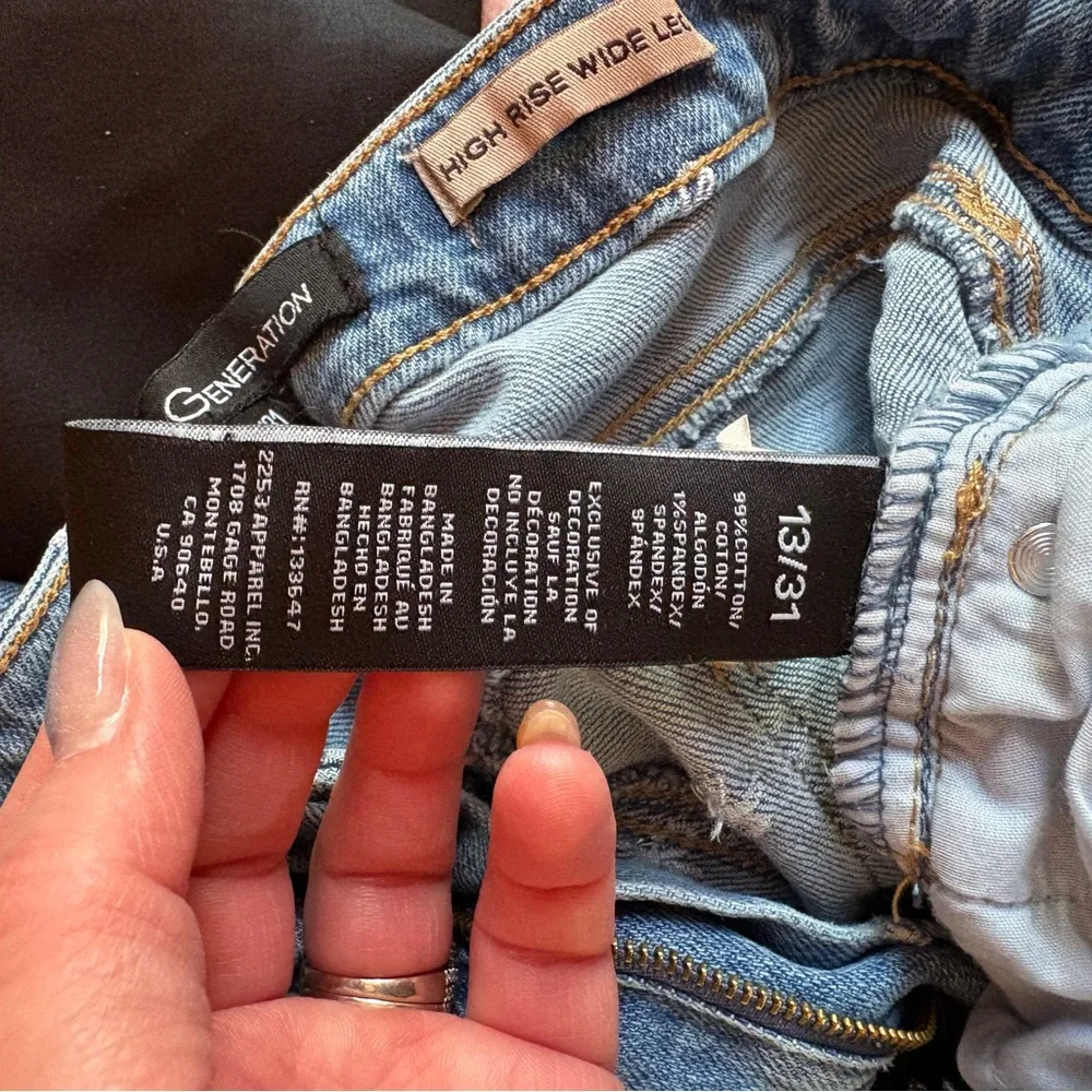 Embroidered Bow Patterned Wide Leg Jean - Picture 8 of 10